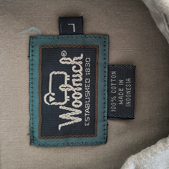 Woolrich 100% Cotton Long Sleeve Sand color Button up size L - Picture 2 of 15